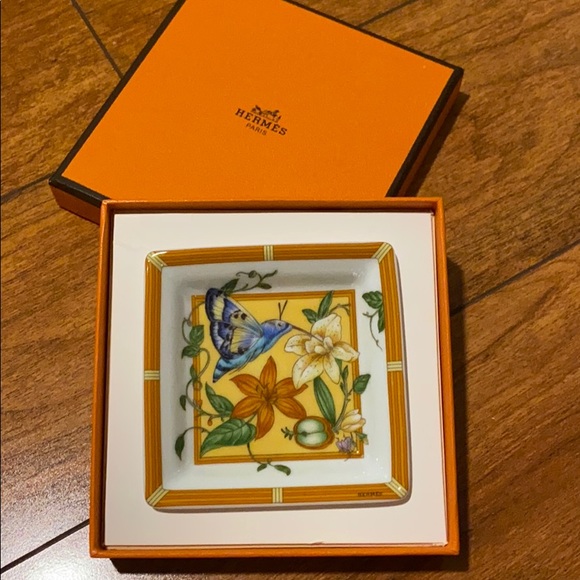 Hermes Other - Brand new Authentic HERMES La Siesta Mini plate.